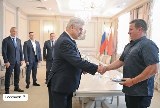 Ветеран СВО из Острогожского района получил новый автомобиль