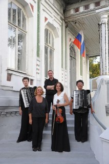 Вечер «Настроение — лето!»: Живая музыка и детская дискотека