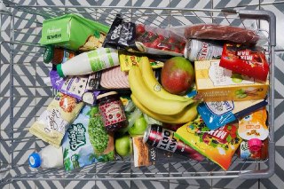 Минимальная продуктовая корзина в России увеличилась на 8%
